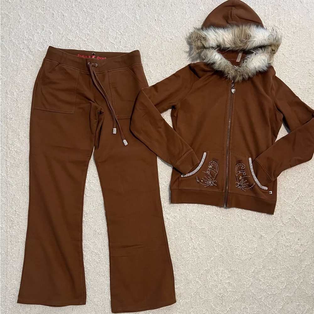 Twisted Heart Brown Set